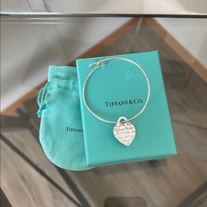 Tiffany & Co Wire Hook Sterling Silver Bangle And I Love You Notes Heart Pendant